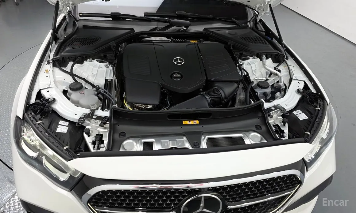 Mercedes-Benz E-Class 2024 E200 Avantgarde Limited