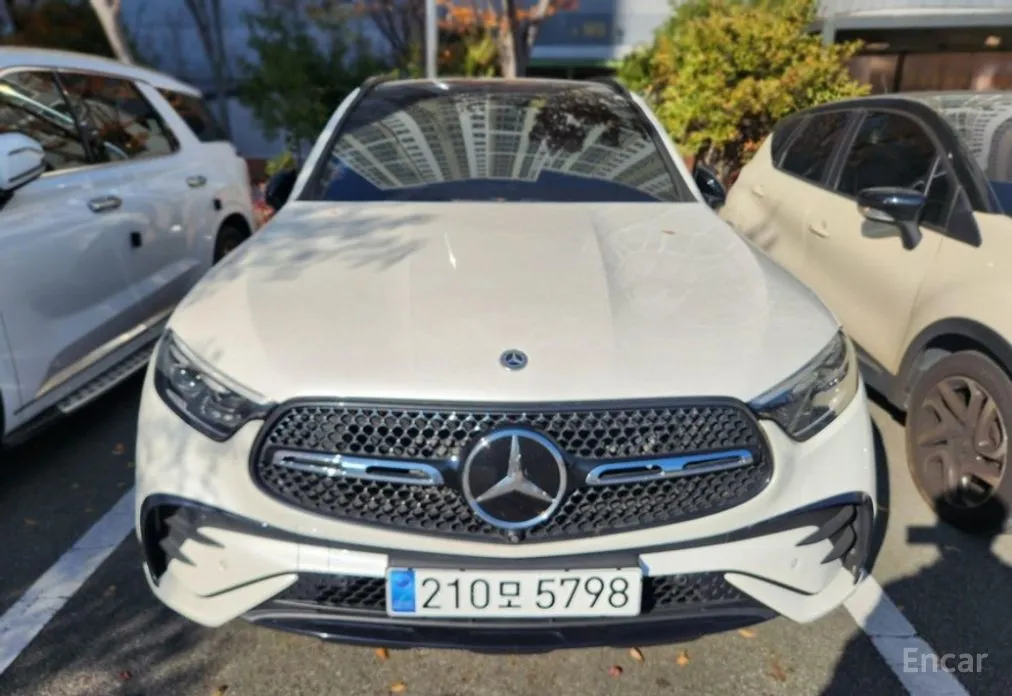 Mercedes-Benz GLC-Class 2023 GLC300 4MATIC AMG Line