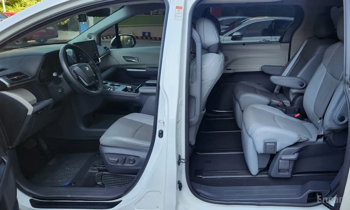 Toyota Sienna 2020 2.5 Hybrid 2WD