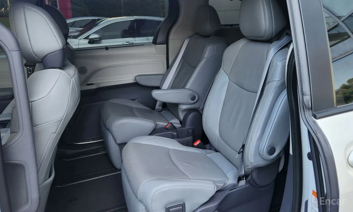 Toyota Sienna 2020 2.5 Hybrid 2WD