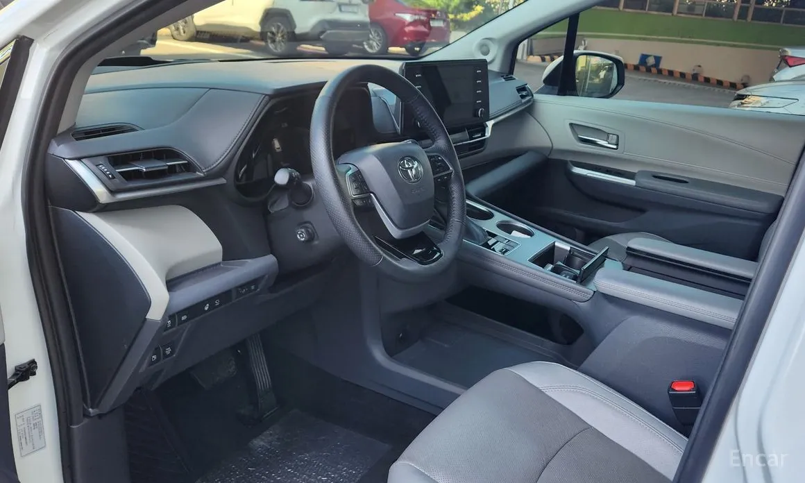 Toyota Sienna 2020 2.5 Hybrid 2WD