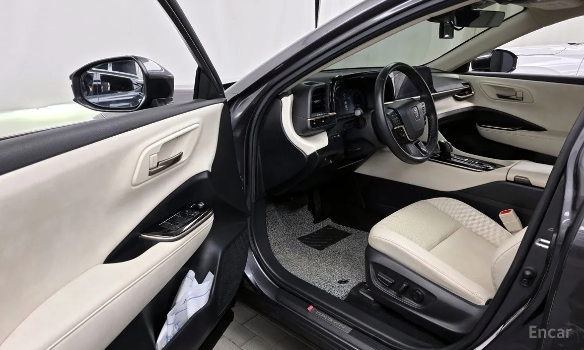 Toyota Crown 2023 2.5 4WD Hybrid