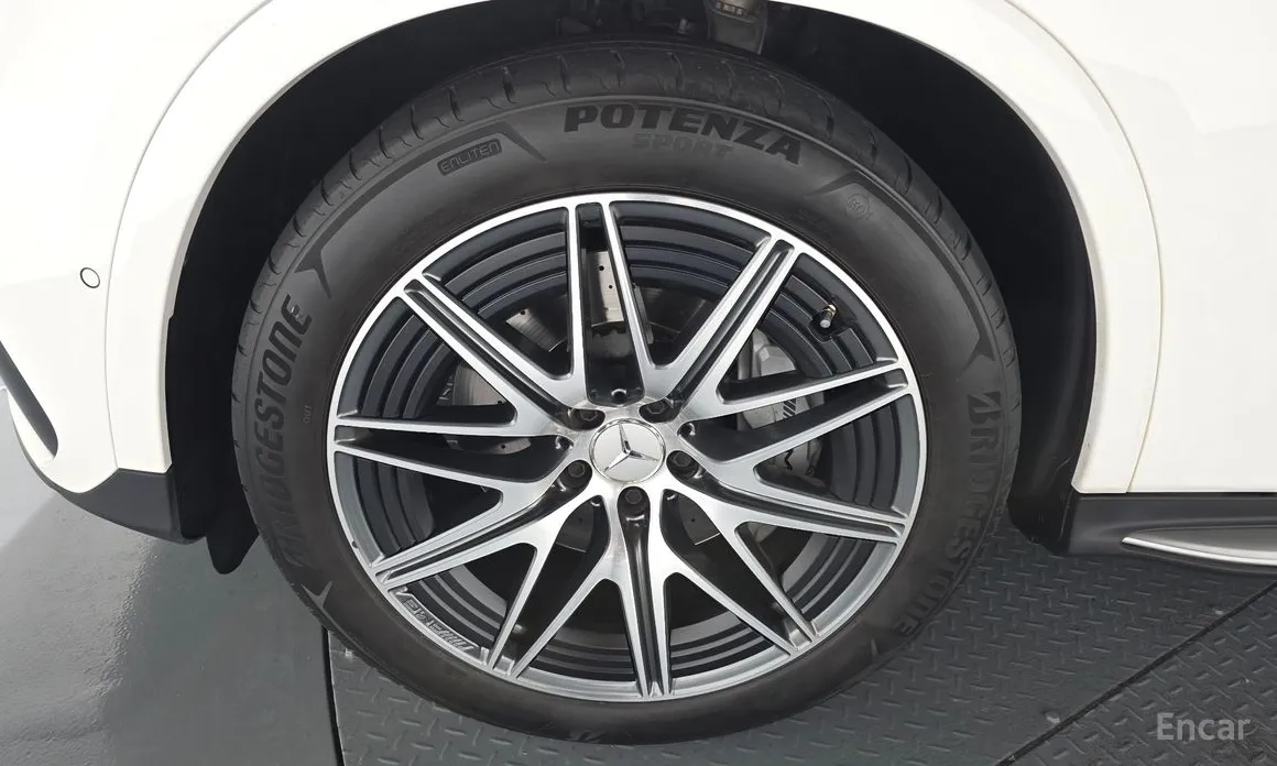 Mercedes-Benz GLC-Class 2023 AMG GLC43 4MATIC