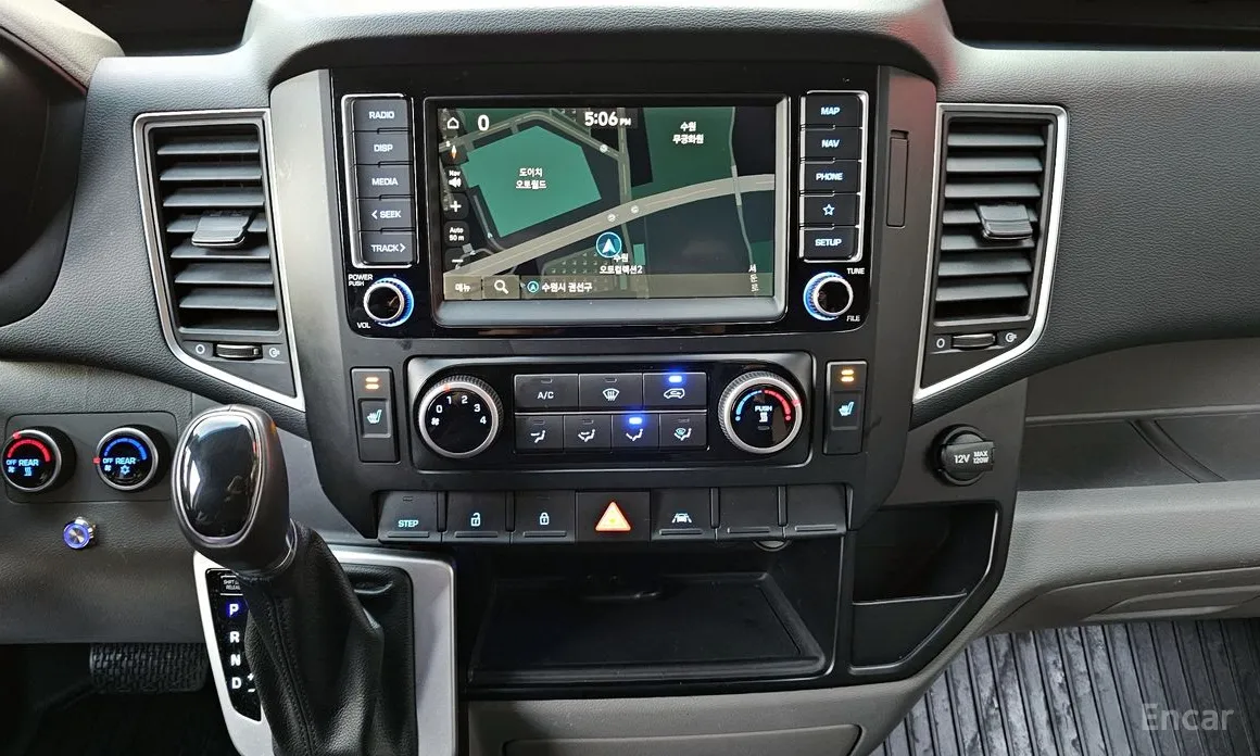 Hyundai Solati 2015 15-seater