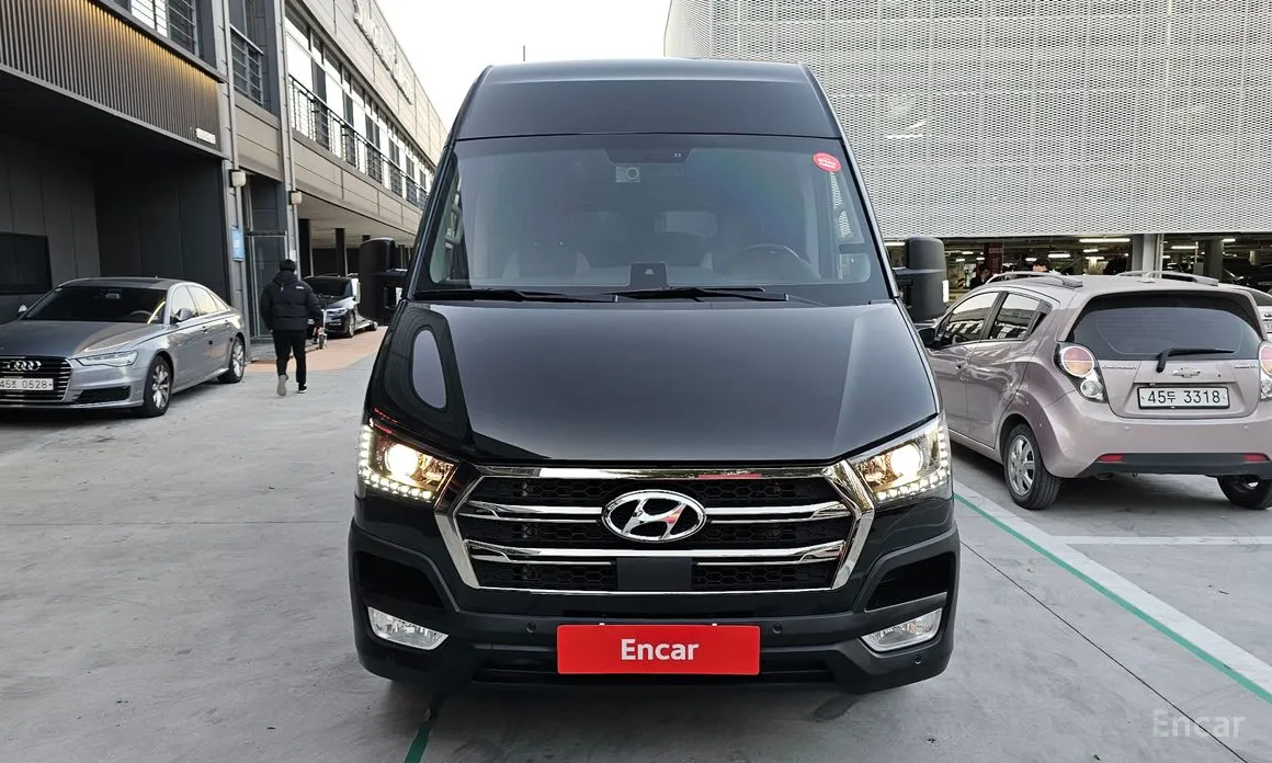 Hyundai Solati 2015 15-seater