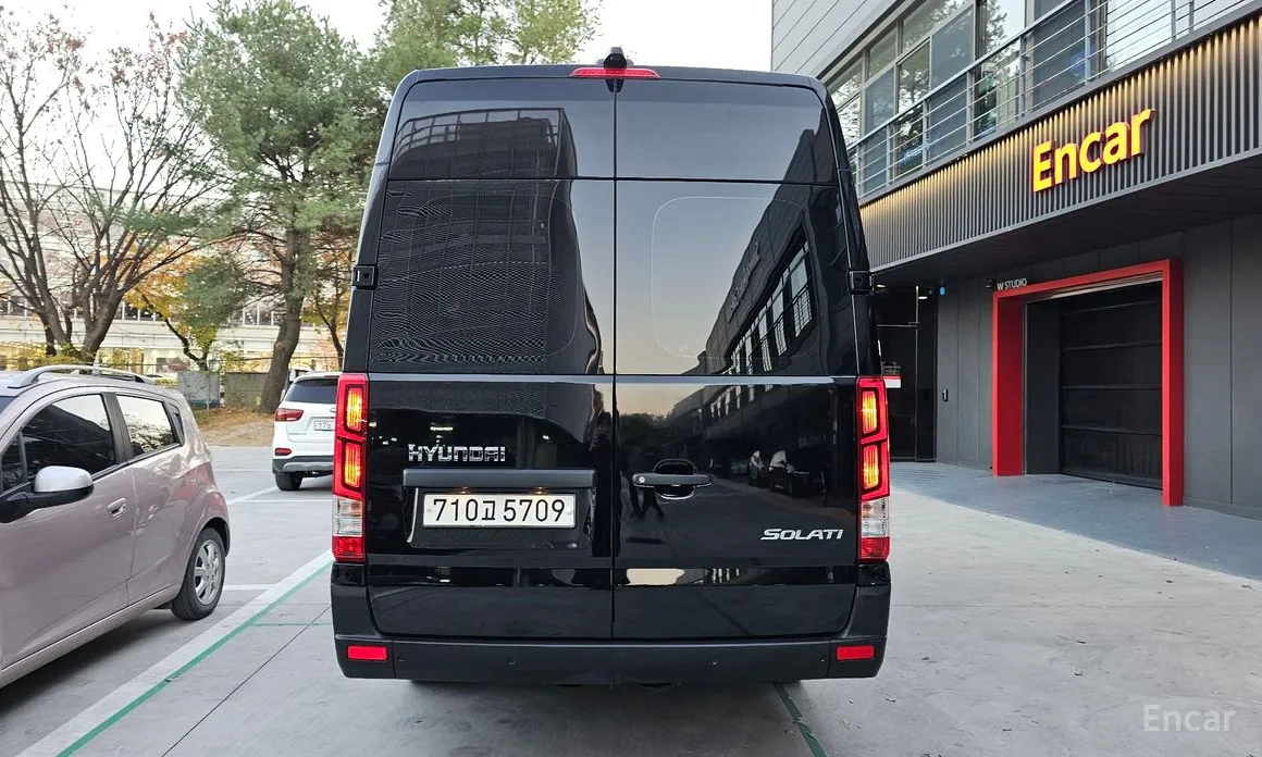 Hyundai Solati 2015 15-seater