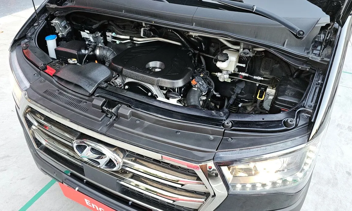 Hyundai Solati 2015 15-seater