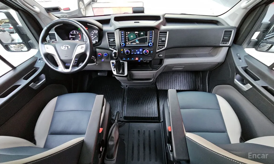 Hyundai Solati 2015 15-seater