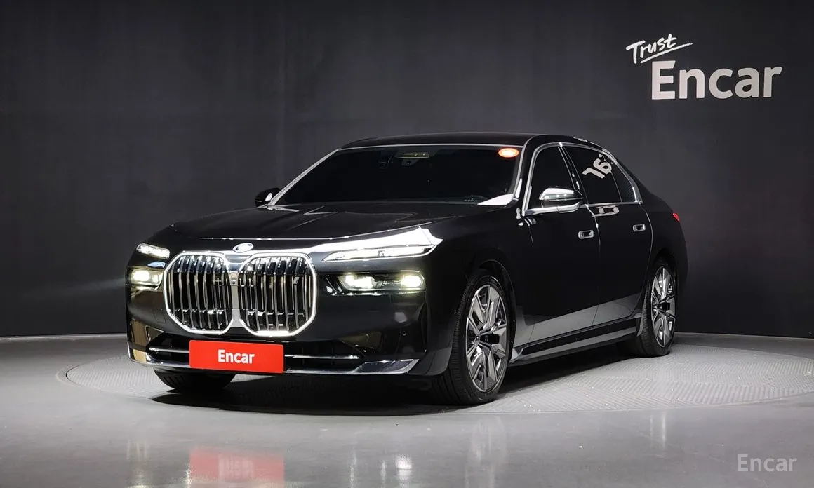 BMW i7 2022 xDrive 60 Design Pure Excellence