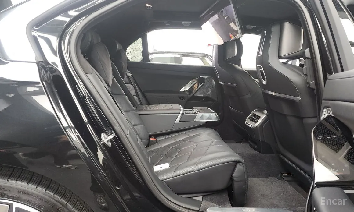 BMW i7 2022 xDrive 60 Design Pure Excellence