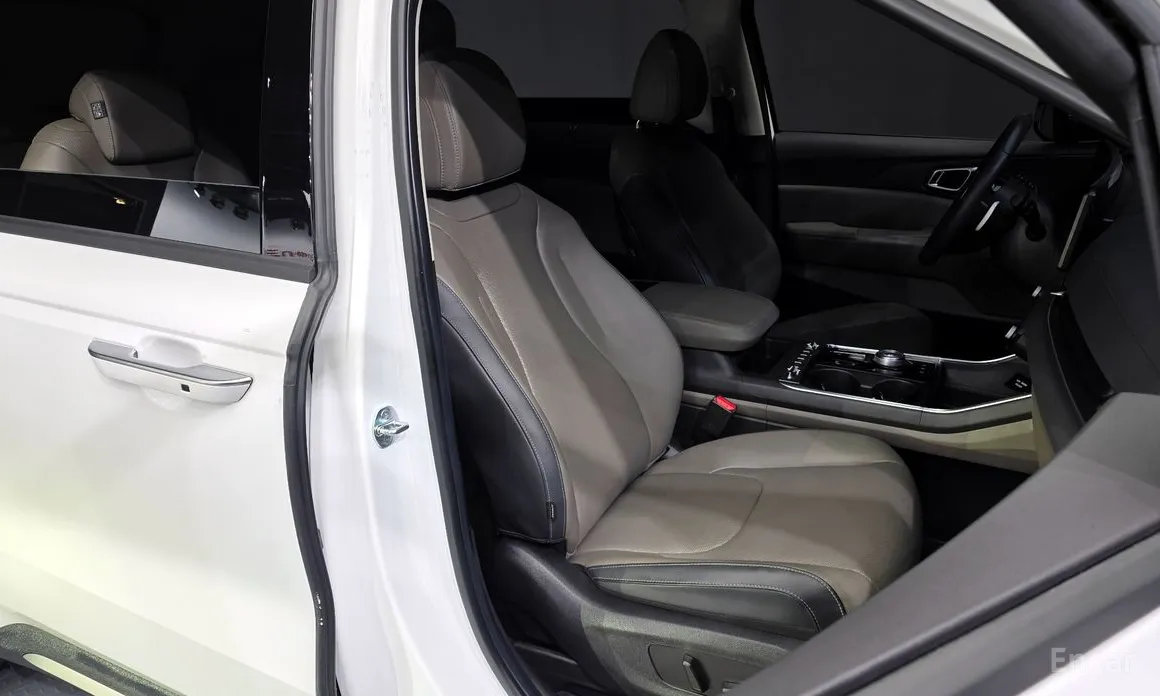 Kia Carnival 2023 9-Seater Noblesse