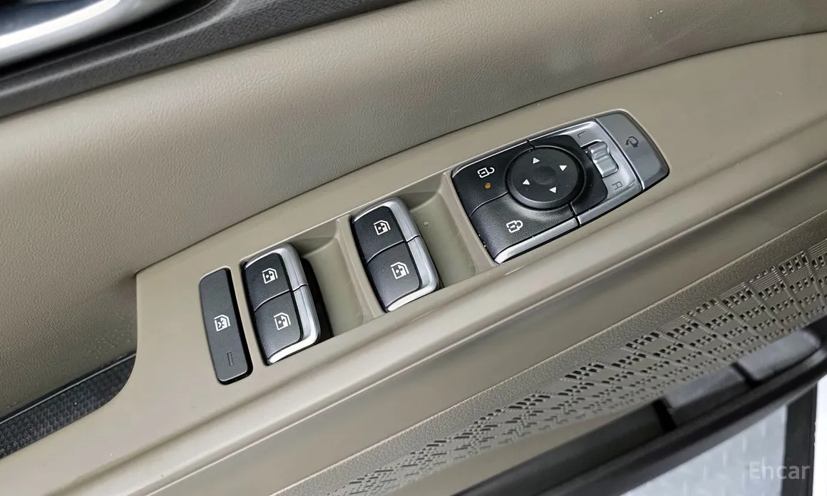 Kia Carnival 2023 9-Seater Noblesse