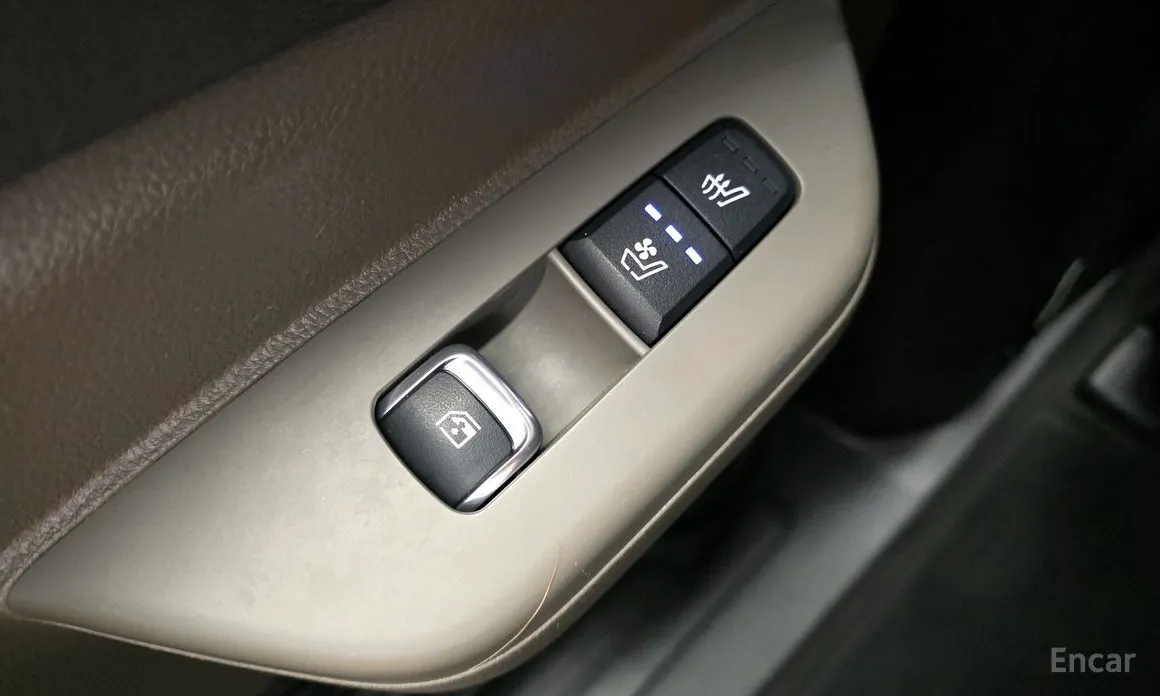 Kia Carnival 2023 9-Seater Noblesse