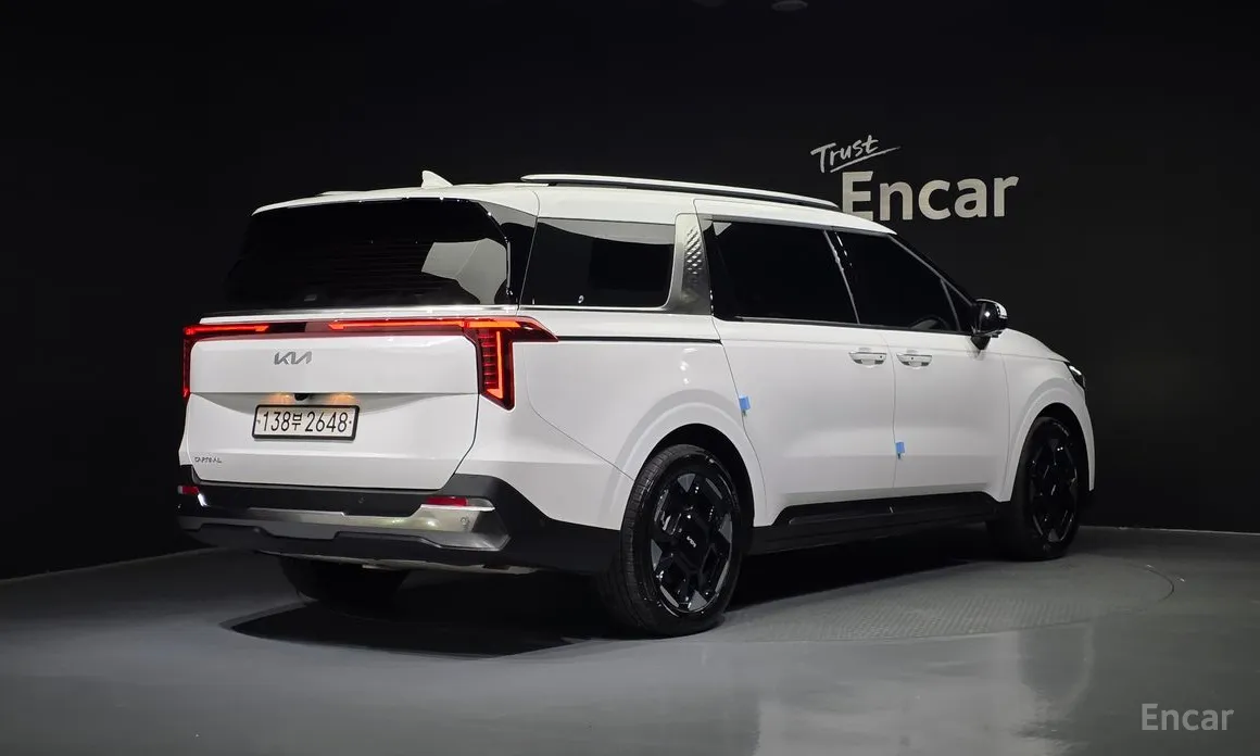 Kia Carnival 2023 9-Seater Noblesse