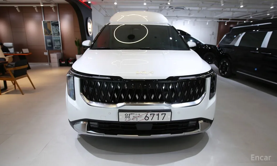 Kia Carnival 2023 HEV 9-Seater Hi-Limousine (Special vehicle)