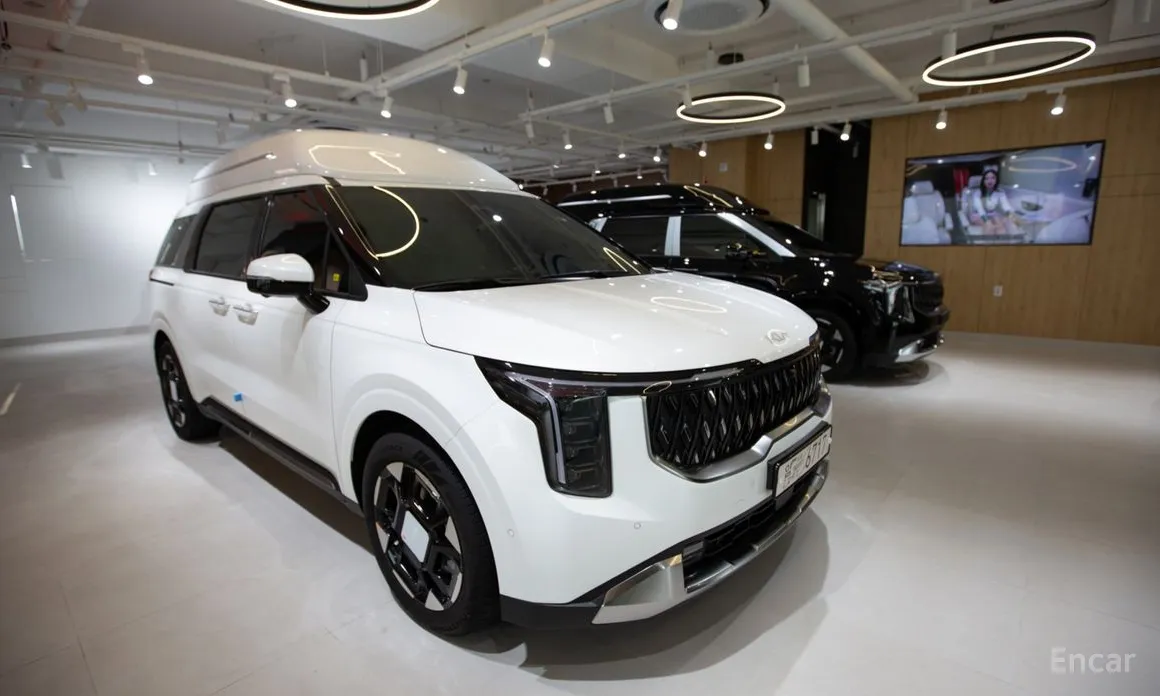 Kia Carnival 2023 HEV 9-Seater Hi-Limousine (Special vehicle)