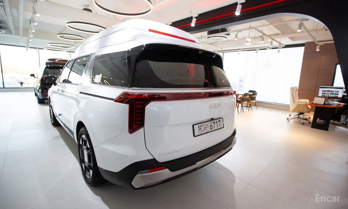 Kia Carnival 2023 HEV 9-Seater Hi-Limousine (Special vehicle)