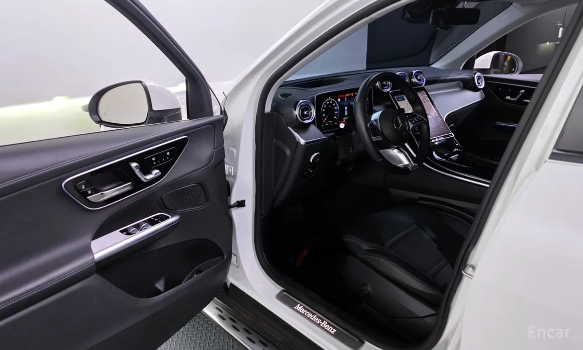 Mercedes-Benz GLC-Class 2023 GLC220 d 4MATIC