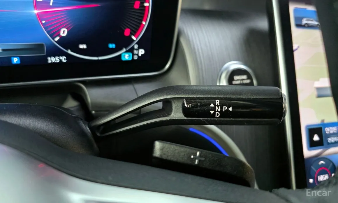 Mercedes-Benz GLC-Class 2023 GLC220 d 4MATIC