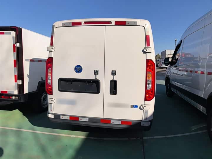 Foton Smart Smurf E7 2024 2024款 改款 纯电动厢式运输车 平顶2座 亿纬锂能41.86kWh