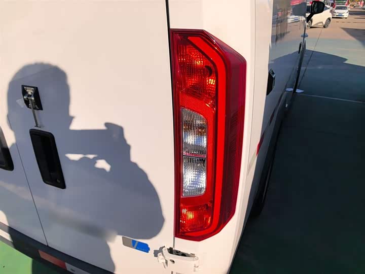 Foton Smart Smurf E7 2024 2024款 改款 纯电动厢式运输车 平顶2座 亿纬锂能41.86kWh