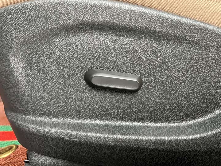 Buick GL6 2021 2021款 323T 轻混动互联豪华型