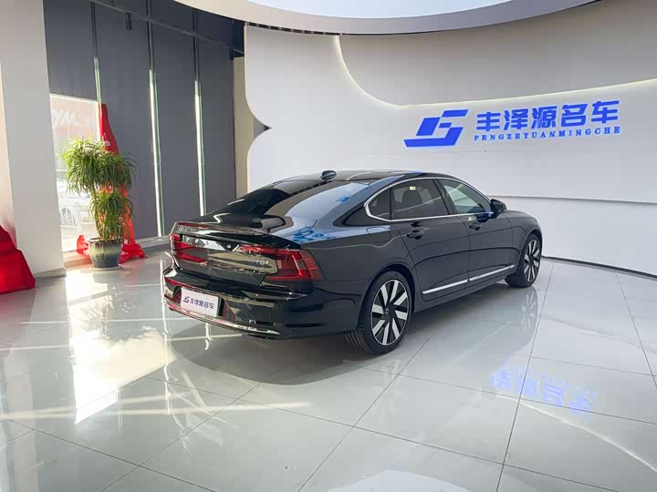 Volvo S90 Hybrid 2024 2024款 插电式混动 四驱长续航智雅豪华版