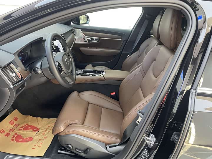 Volvo S90 Hybrid 2024 2024款 插电式混动 四驱长续航智雅豪华版