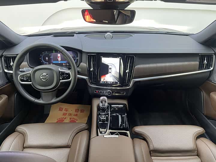 Volvo S90 Hybrid 2024 2024款 插电式混动 四驱长续航智雅豪华版