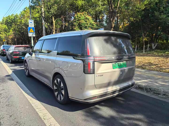 Volvo EM90 2025 2025款 Ultra 六座