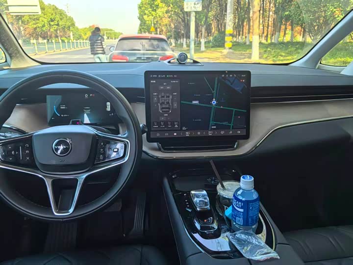 Volvo EM90 2025 2025款 Ultra 六座