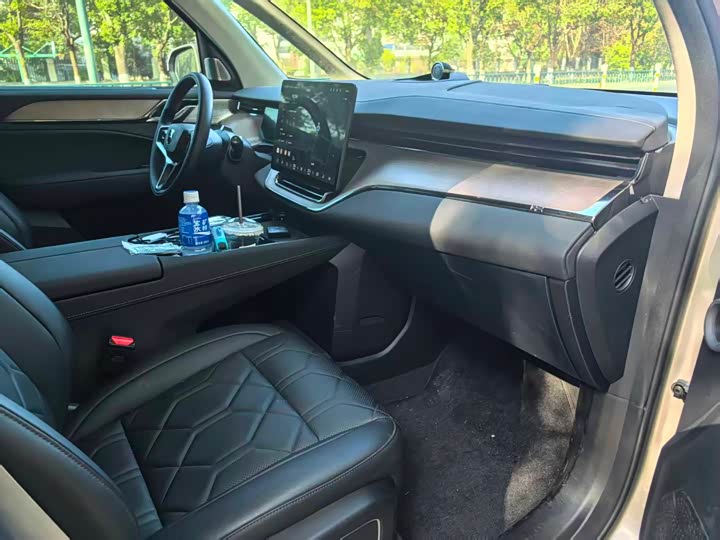 Volvo EM90 2025 2025款 Ultra 六座