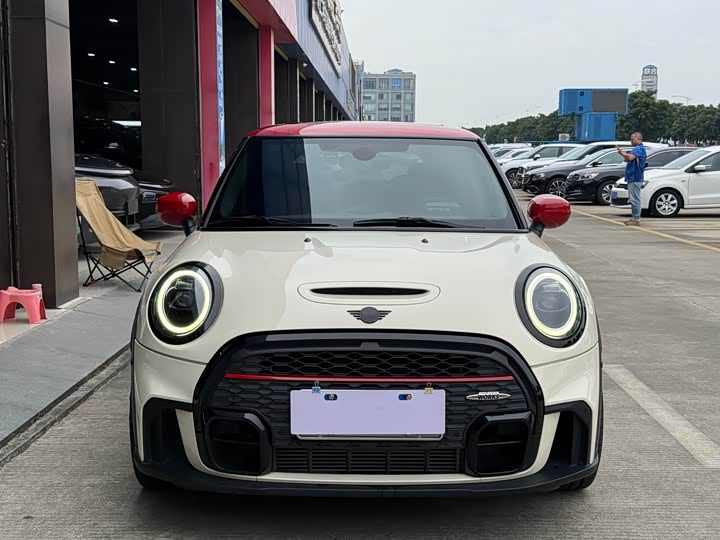 Mini Mini JCW 2023 2023款 2.0T JOHN COOPER WORKS Pat Moss纪念版