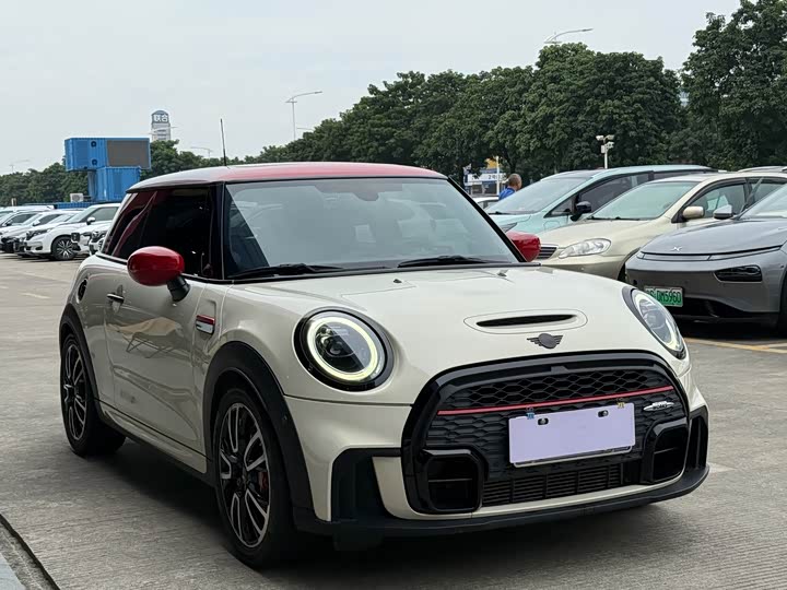 Mini Mini JCW 2023 2023款 2.0T JOHN COOPER WORKS Pat Moss纪念版