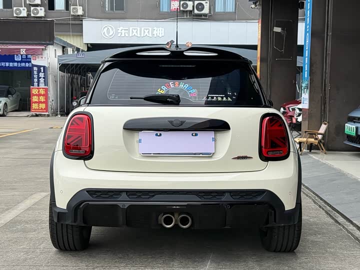 Mini Mini JCW 2023 2023款 2.0T JOHN COOPER WORKS Pat Moss纪念版