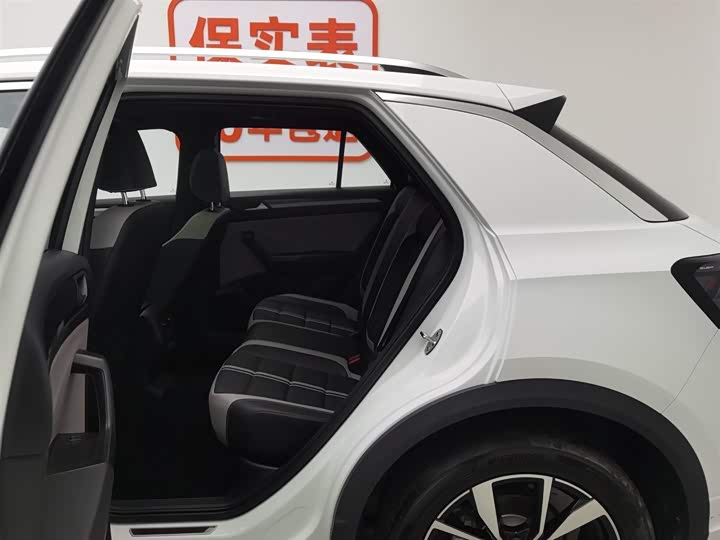 Volkswagen T-Roc 2023 2023款 300TSI DSG两驱辰光版