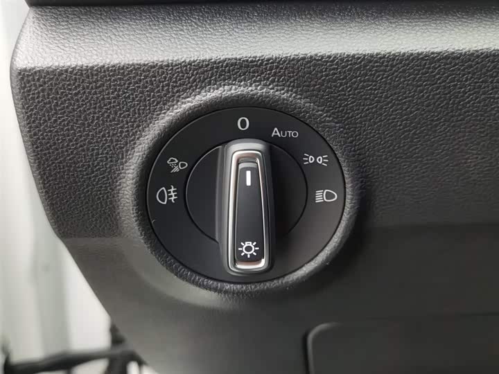 Volkswagen T-Roc 2023 2023款 300TSI DSG两驱辰光版