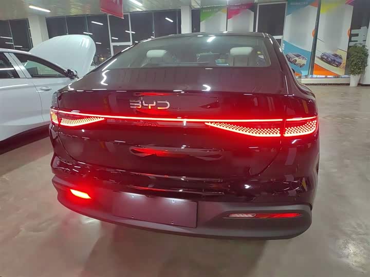 BYD Seal 05 DM-i Hybrid 2025 2025款 DM-i 智驾版 55KM豪华型