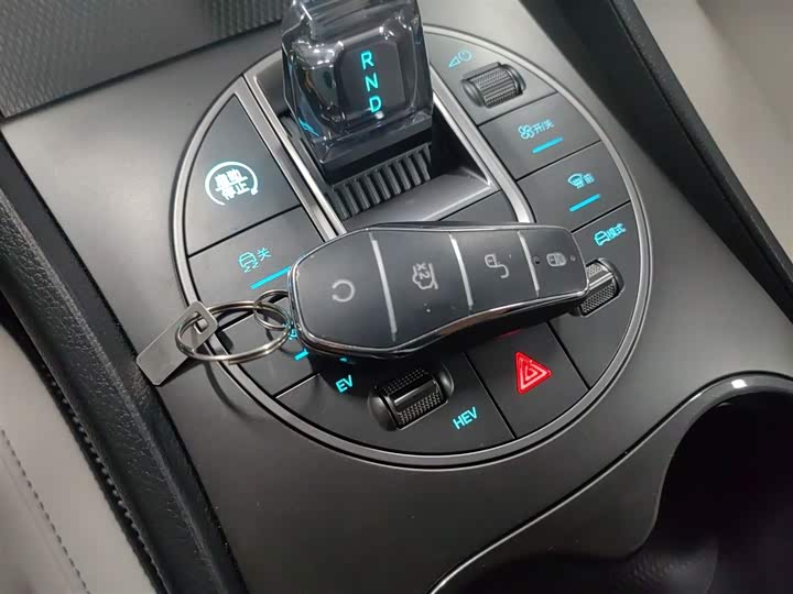 BYD Seal 05 DM-i Hybrid 2025 2025款 DM-i 智驾版 55KM豪华型