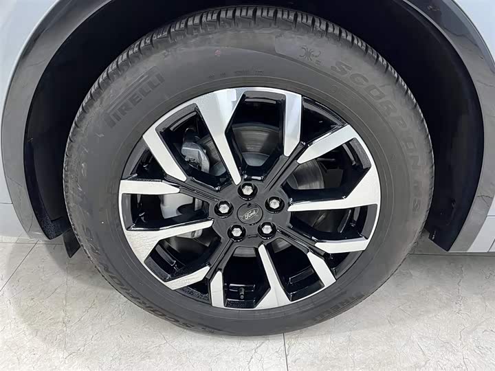 Ford Edge 2025 2025款 锐界L 2.0T EcoBoost 四驱七座至尊型