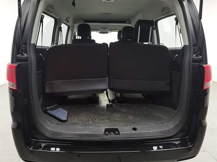 JAC Refine M4 2022 2022款 2.0TGDI 自动商旅版