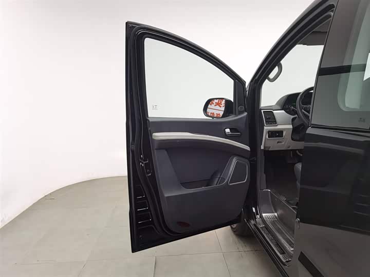 JAC Refine M4 2022 2022款 2.0TGDI 自动商旅版