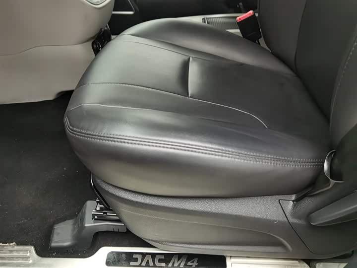 JAC Refine M4 2022 2022款 2.0TGDI 自动商旅版