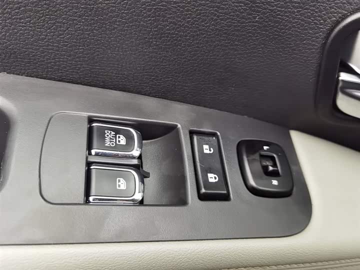 JAC Refine M4 2022 2022款 2.0TGDI 自动商旅版