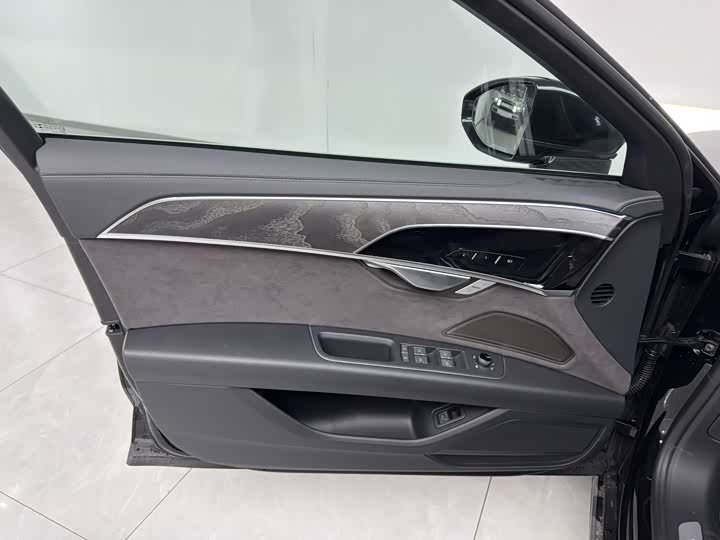 Audi A8 2025 2025款 A8L 45 TFSI quattro 豪华型