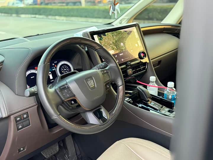 Toyota Vellfire 2024 2024款 皇冠 双擎 2.5L 至尊版