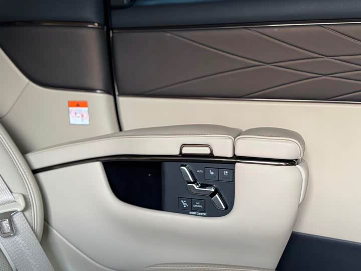 Toyota Vellfire 2024 2024款 皇冠 双擎 2.5L 至尊版