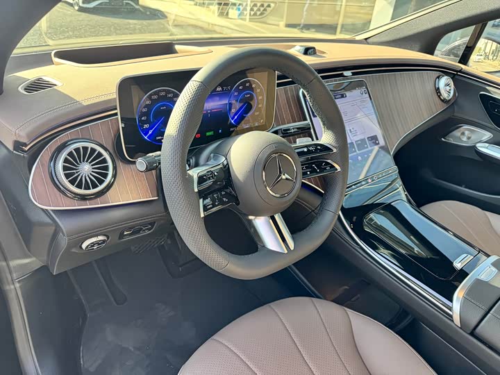 Mercedes-Benz EQE 2025 2025款 500 4MATIC 豪华版