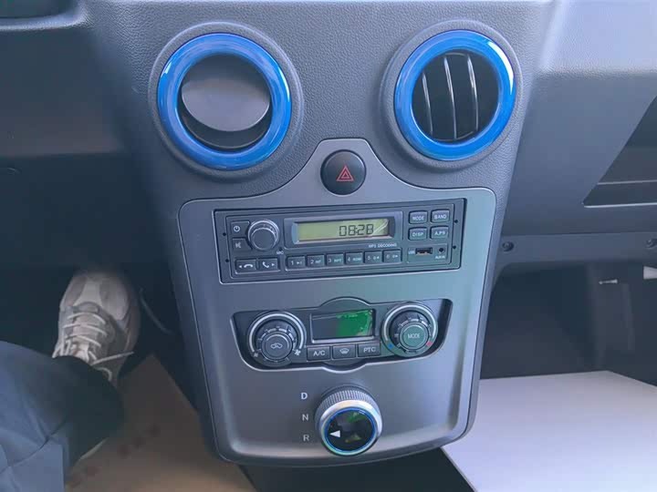 Foton Smart Smurf E7 2024 2024款 改款 纯电动厢式运输车 平顶2座 亿纬锂能41.86kWh