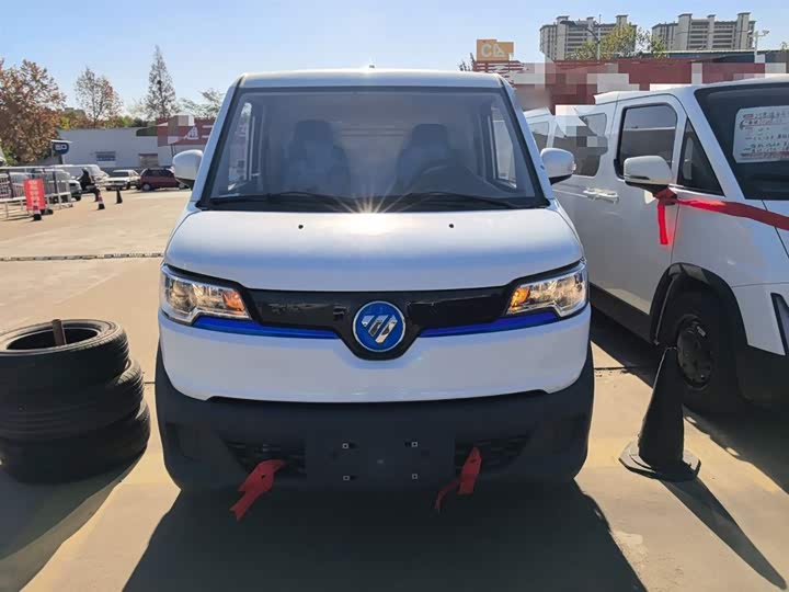 Foton Smart Smurf E7 2024 2024款 改款 纯电动厢式运输车 平顶2座 亿纬锂能41.86kWh